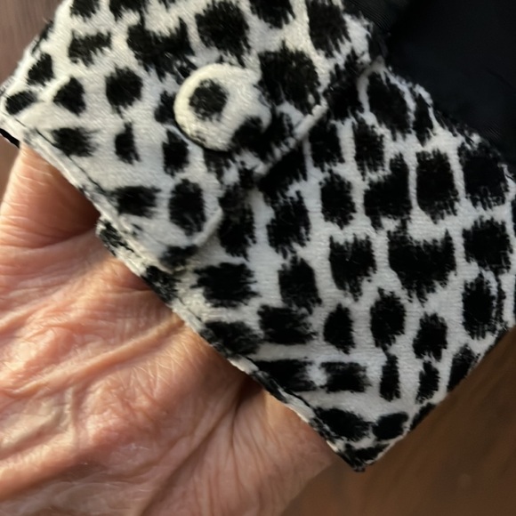 Quo Silk 100% silk black blouse with velvet cuff, button and collar. Size S - Picture 8 of 8